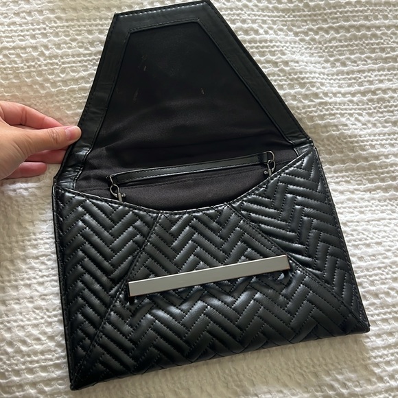 H&M faux leather clutch - Picture 2 of 3